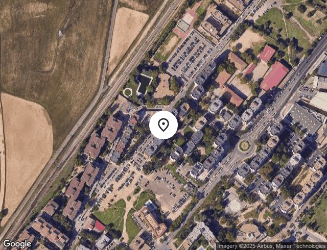 Housing at undefined Jacinto Benavente , 12